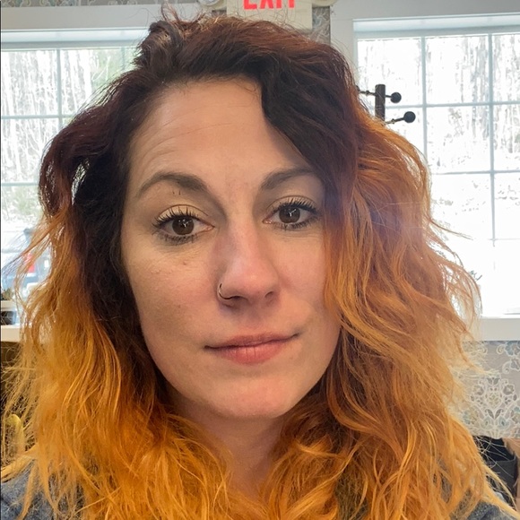 Meet your Posher, Kami - Picture 1 of 1